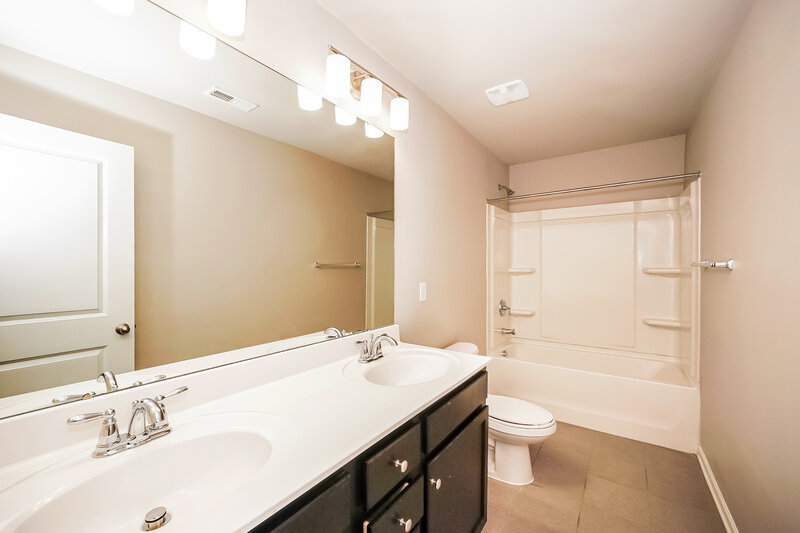 2,010/Mo, 1013 Helms Road Charlotte, NC 28214 Bathroom View