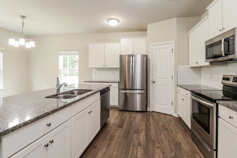 2,070/Mo, 1015 Helms Road Charlotte, NC 28214 Kitchen View
