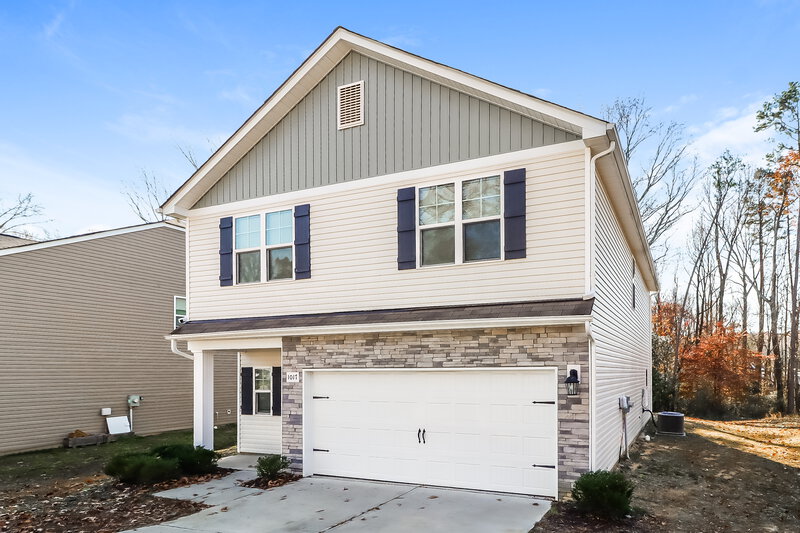 2,575/Mo, 1017 Helms Road Charlotte, NC 28214 Front View 2