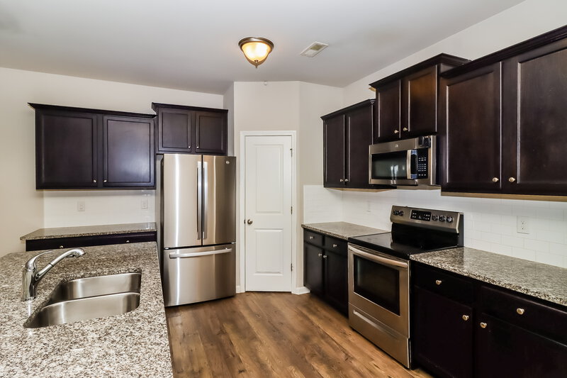 2,575/Mo, 1017 Helms Road Charlotte, NC 28214 Kitchen View