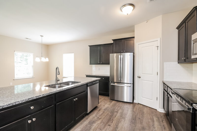 2,205/Mo, 1017 Helms Road Charlotte, NC 28214 Kitchen View 2