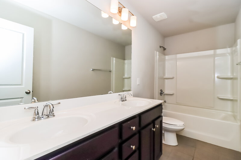2,575/Mo, 1017 Helms Road Charlotte, NC 28214 Bathroom View