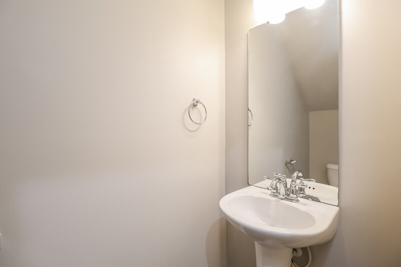 2,205/Mo, 1017 Helms Road Charlotte, NC 28214 Bathroom View 2