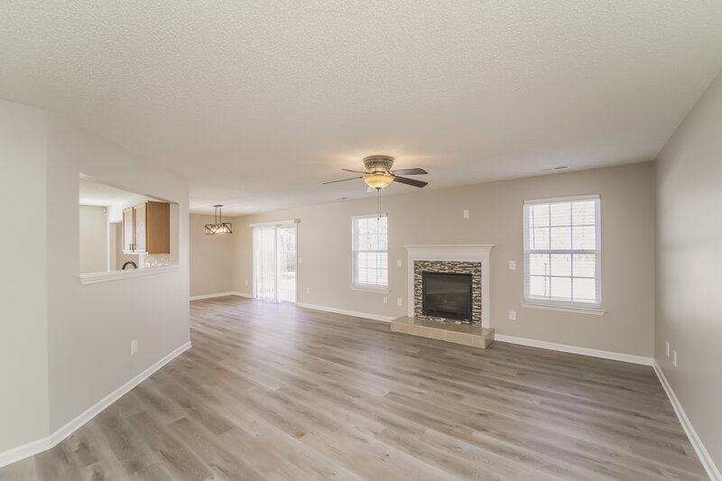 2,085/Mo, 1001 Omaha Dr Monroe, NC 28110 Living Room View