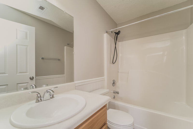 2,085/Mo, 1001 Omaha Dr Monroe, NC 28110 Bathroom View