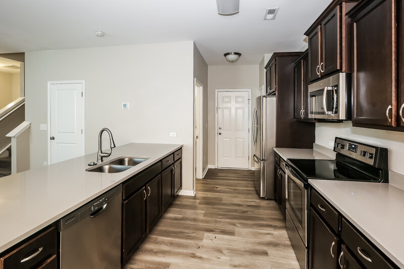 1,885/Mo, 10012 Portaferry Dr Charlotte, NC 28213 Kitchen View 2