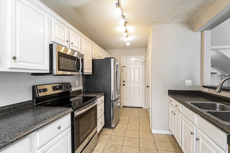 2,180/Mo, 2412 Damascus Dr Monroe, NC 28110 Kitchen View 2