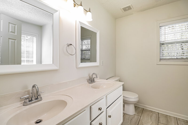 2,180/Mo, 2412 Damascus Dr Monroe, NC 28110 Main Bathroom View
