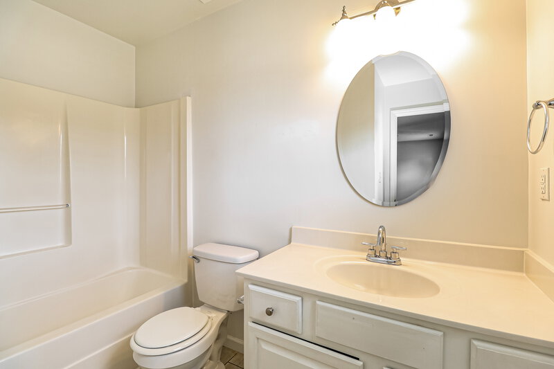 2,180/Mo, 2412 Damascus Dr Monroe, NC 28110 Bathroom View 2
