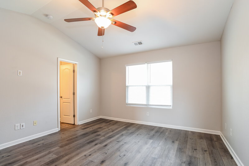 2,080/Mo, 9206 Avery Meadows Dr Charlotte, NC 28216 Main Bedroom View 2