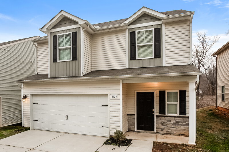 2,220/Mo, 4425 Drifter Drive Charlotte, NC 28227 Front View