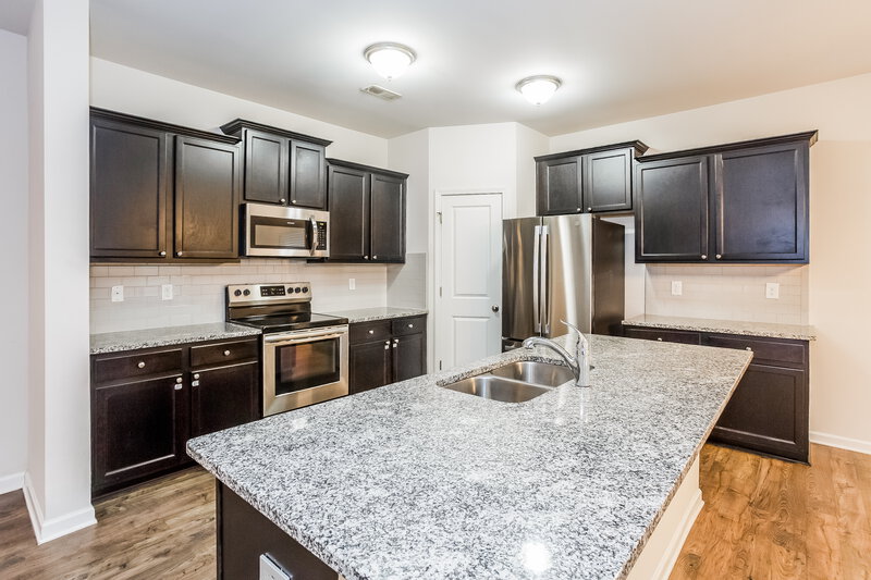 2,220/Mo, 4425 Drifter Drive Charlotte, NC 28227 Kitchen View