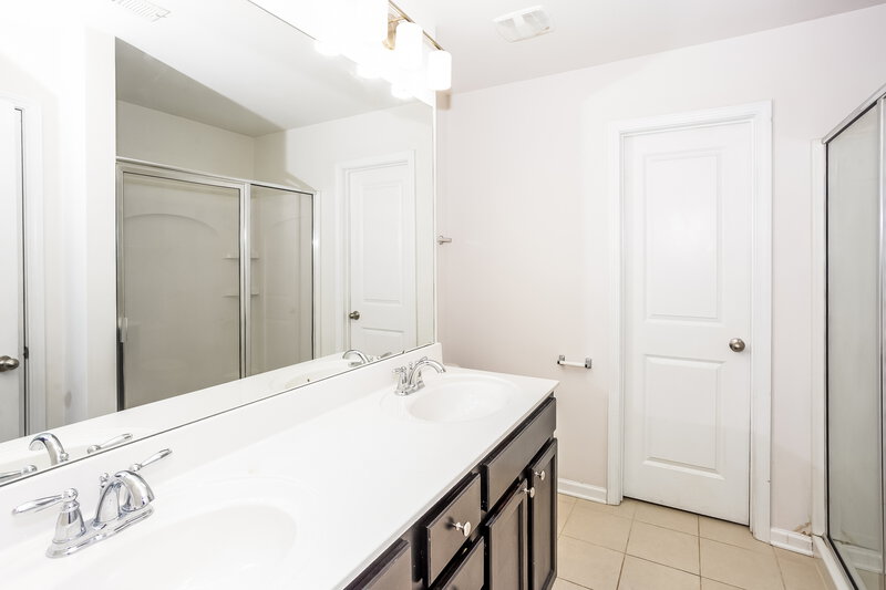 2,220/Mo, 4425 Drifter Drive Charlotte, NC 28227 Main Bathroom View