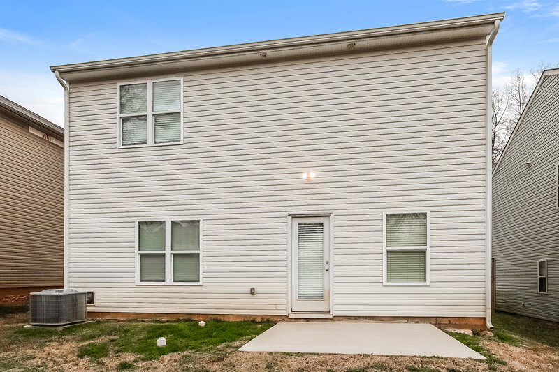 2,220/Mo, 4425 Drifter Drive Charlotte, NC 28227 Rear View