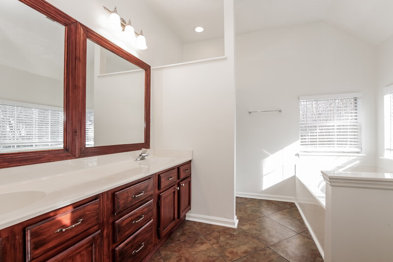 2,155/Mo, 11220 Clayford Ridge Charlotte, NC 28215 Master Bathroom View