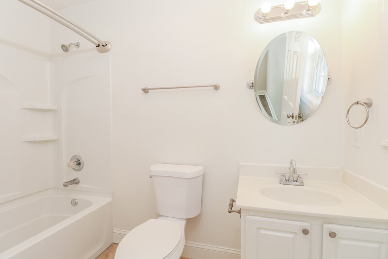 1,740/Mo, 4525 Carol Ct Concord, NC 28025 Main Bathroom View