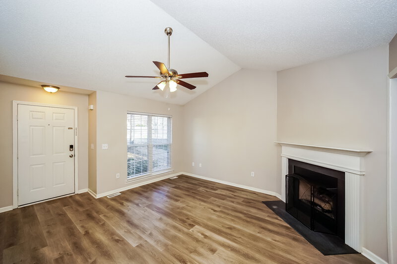 1,965/Mo, 11024 Ballards Pond Ln Matthews, NC 28105 Living Room View 2