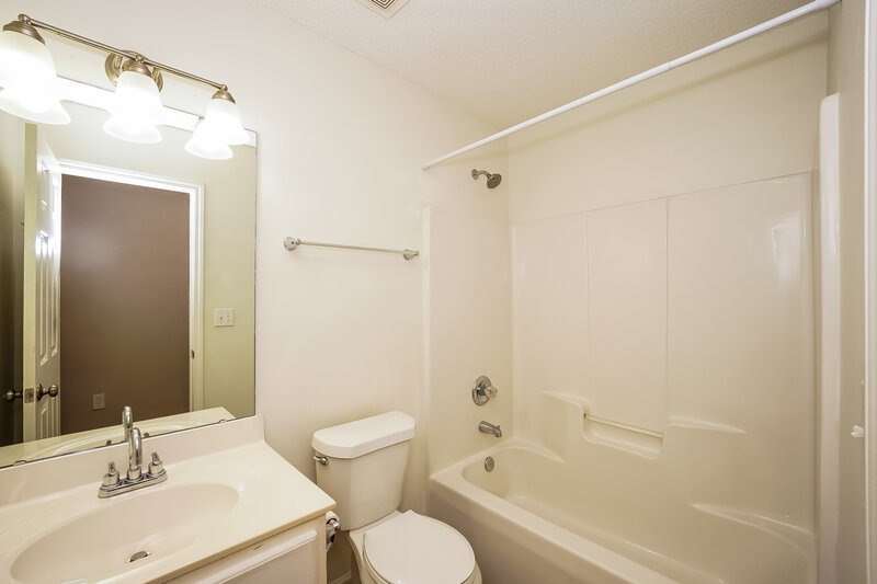 1,965/Mo, 11024 Ballards Pond Ln Matthews, NC 28105 Bathroom View