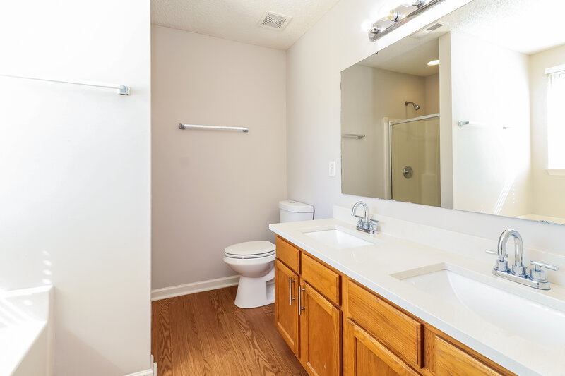 1,920/Mo, 6720 Fortescue Drive Charlotte, NC 28213 Main Bathroom View