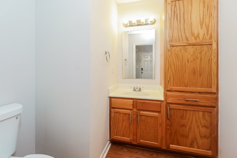 1,920/Mo, 6720 Fortescue Drive Charlotte, NC 28213 Bathroom View
