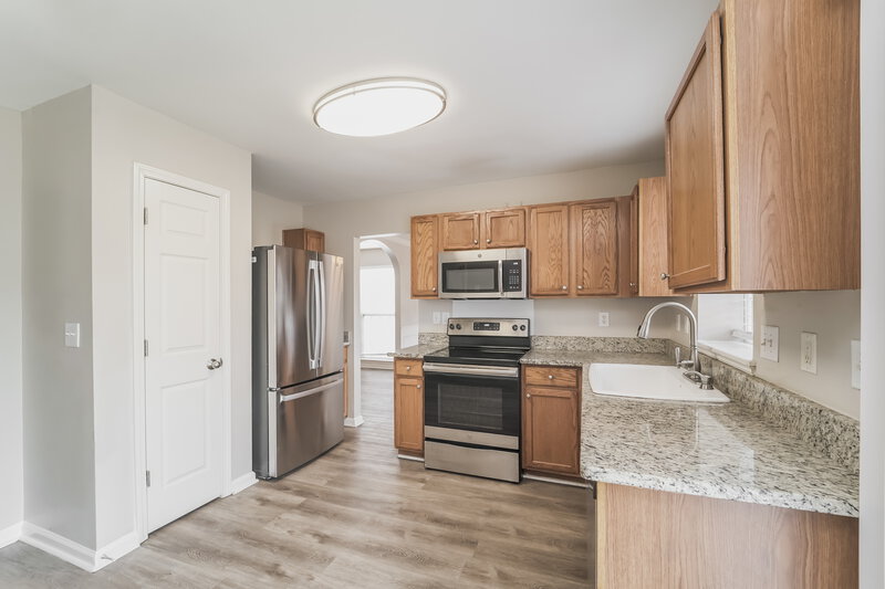 2,020/Mo, 9527 Chastain Walk Drive Charlotte, NC 28216 Kitchen View 2