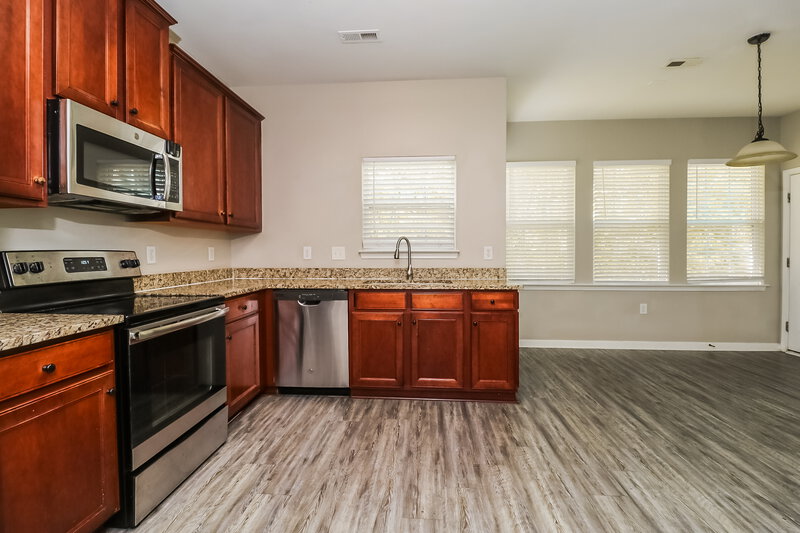 2,475/Mo, 1421 Jordans Pond Ln Charlotte, NC 28214 Kitchen View 2