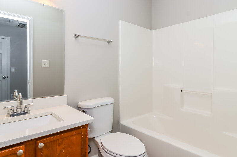 2,345/Mo, 3720 Old Wagon Road Charlotte, NC 28269 Bathroom View