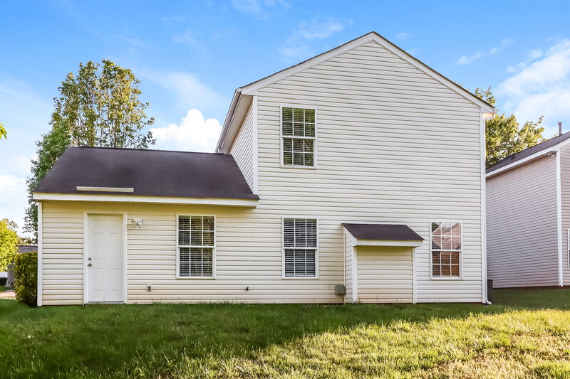 2,345/Mo, 3720 Old Wagon Road Charlotte, NC 28269 Rear View 3