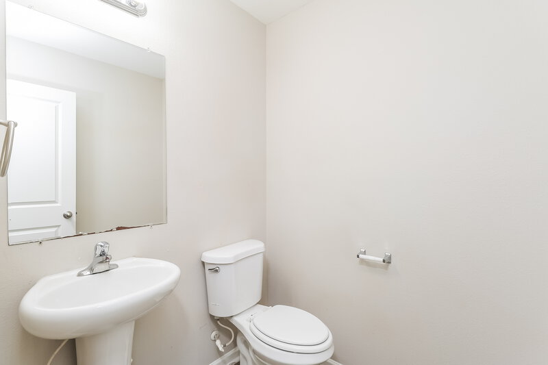 2,185/Mo, 1954 Eastway Drive Dallas, NC 28034 Bathroom View