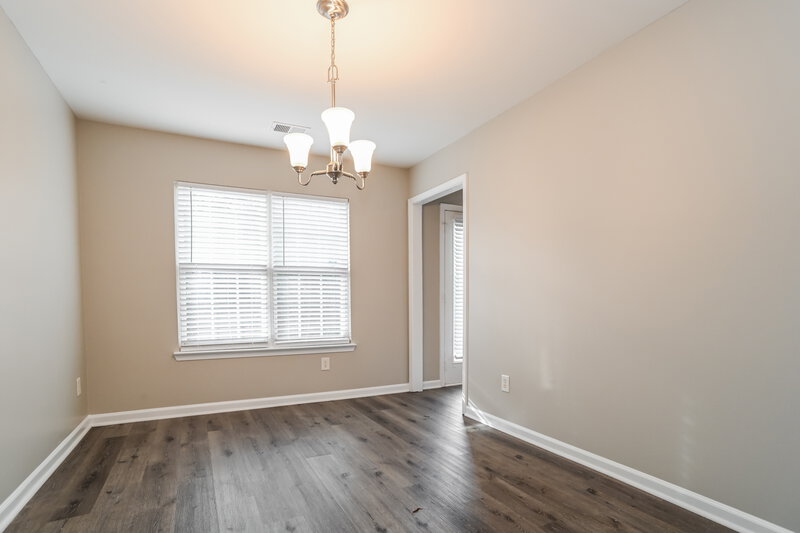 1,950/Mo, 929 Grass Hollow Charlotte, NC 28216 Dining Room View