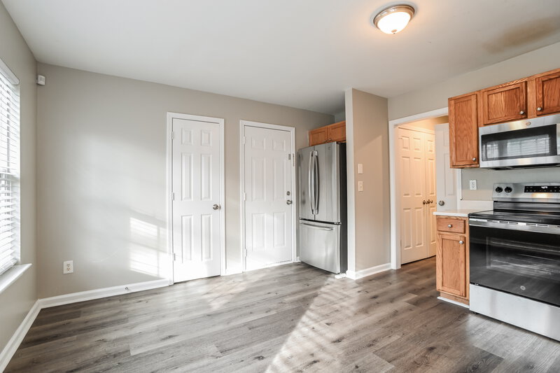 1,950/Mo, 929 Grass Hollow Charlotte, NC 28216 Kitchen View