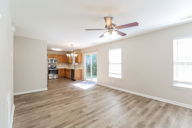 1,920/Mo, 937 Grass Hollow Charlotte, NC 28216 Family Room View 2