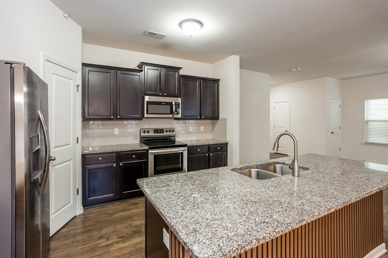 2,360/Mo, 4335 Drifter Drive Charlotte, NC 28227 Kitchen View