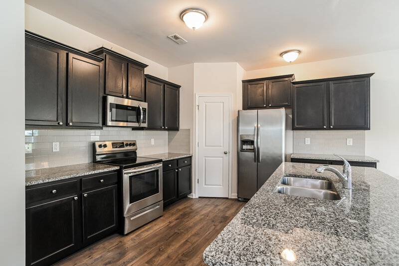2,240/Mo, 4338 Drifter Drive Charlotte, NC 28227 Kitchen View