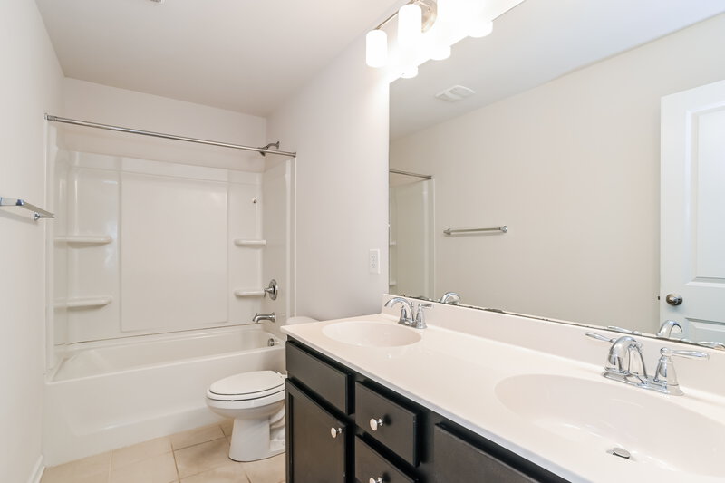 2,240/Mo, 4338 Drifter Drive Charlotte, NC 28227 Bathroom View