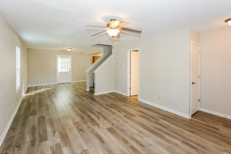 2,650/Mo, 803 Chastain Ave Concord, NC 28025 Living Room View 2