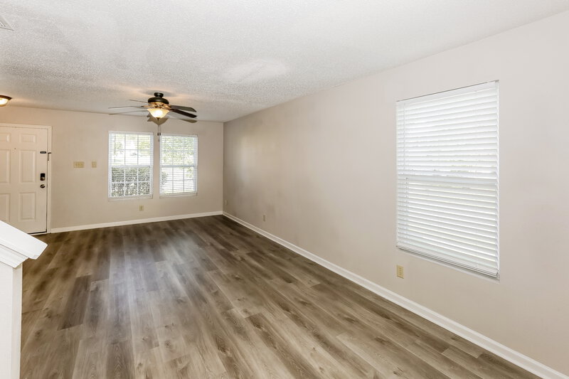 2,650/Mo, 803 Chastain Ave Concord, NC 28025 Living Room View 3