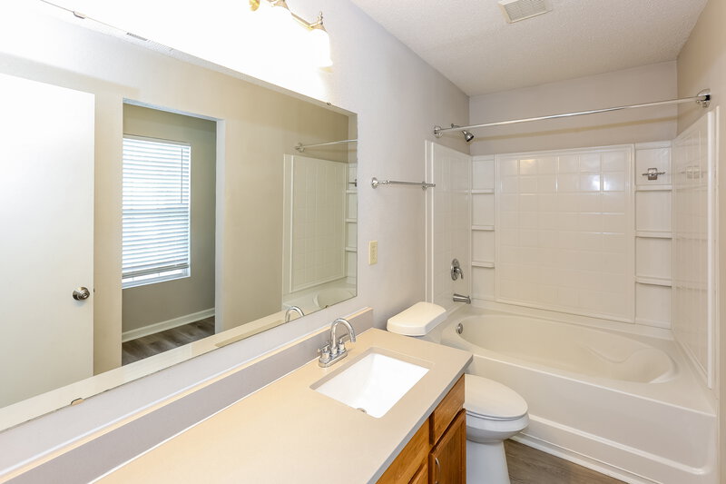 2,650/Mo, 803 Chastain Ave Concord, NC 28025 Main Bathroom View