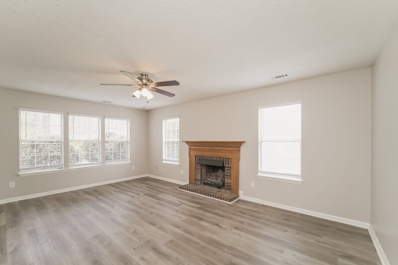 2,075/Mo, 8700 Appaloosa Way Lane Charlotte, NC 28216 Living Room View 2