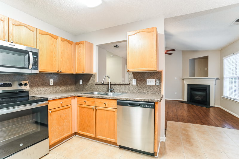 1,715/Mo, 3238 Longspur Dr Matthews, NC 28105 Kitchen View 2