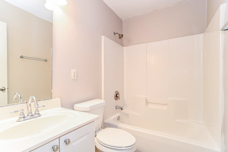 1,715/Mo, 3238 Longspur Dr Matthews, NC 28105 Bathroom View