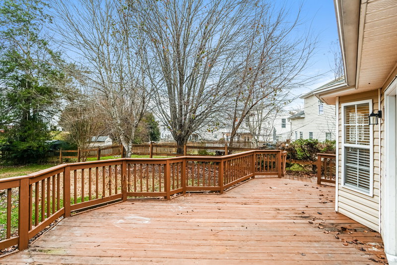 1,715/Mo, 3238 Longspur Dr Matthews, NC 28105 Deck View