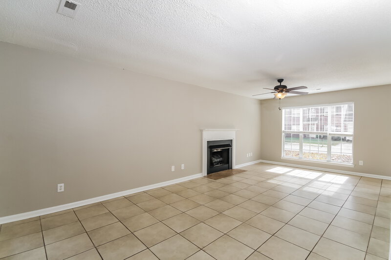 2,245/Mo, 5030 Poplar Glen Drive Matthews, NC 28104 Living Room View 2