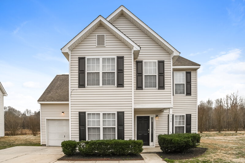 1,945/Mo, 4530 Fox Thorne Dr Charlotte, NC 28216 External View