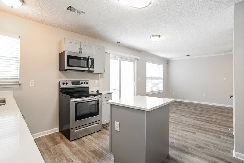 1,945/Mo, 4530 Fox Thorne Dr Charlotte, NC 28216 Kitchen View 2