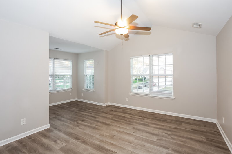 2,175/Mo, 7811 Belchester Circle Charlotte, NC 28215 Main Bedroom View