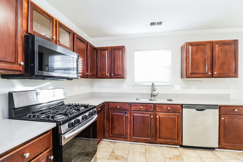 2,250/Mo, 6021 Pennycross Lane Charlotte, NC 28216 Kitchen View 2