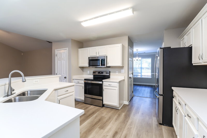 2,195/Mo, 6222 Spanish Moss Lane Charlotte, NC 28262 Kitchen View