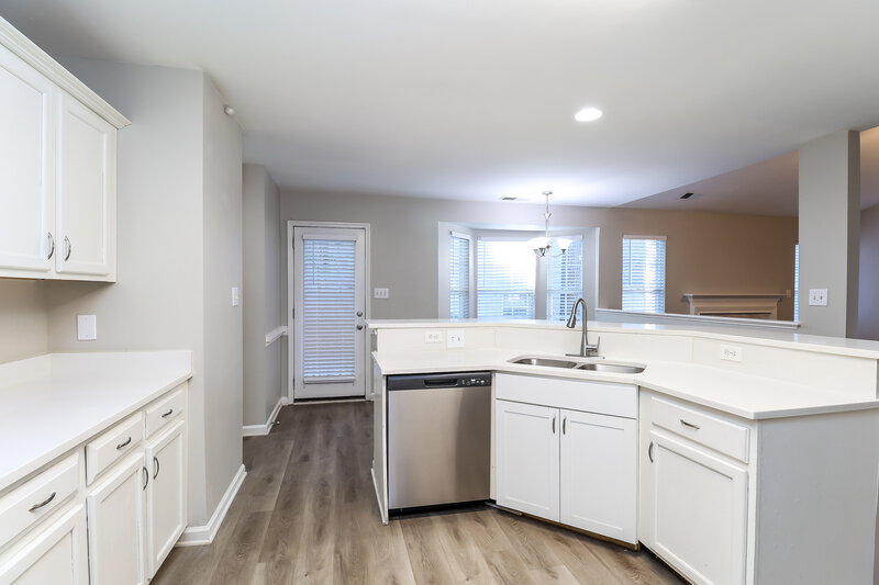 2,195/Mo, 6222 Spanish Moss Lane Charlotte, NC 28262 Kitchen View 2