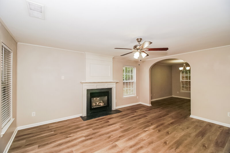 1,825/Mo, 7000 Indian Ridge Lane Charlotte, NC 28214 Living Room View 2